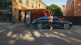 
									Hyundai IONIQ 6 full								