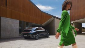 
									Hyundai IONIQ 6 full								