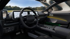 
									Hyundai IONIQ 6 full								