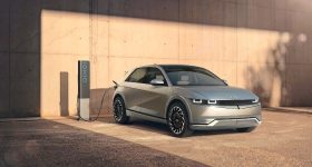 
									Hyundai IONIQ 5 full								