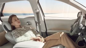 
									Hyundai IONIQ 5 full								