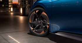 
									Cupra Born full								