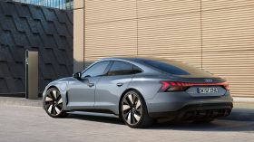 
									Audi e-tron GT full								