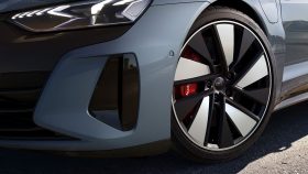 
									Audi e-tron GT full								