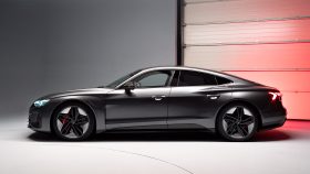 
									Audi e-tron GT full								