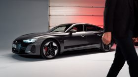 
									Audi e-tron GT full								