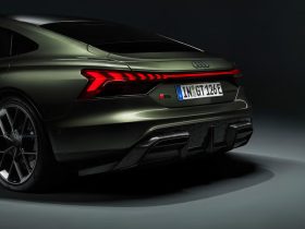 
									Audi e-tron GT full								