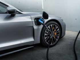 
									Audi e-tron GT full								