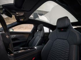 
									Audi e-tron GT full								