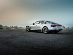 
									Audi e-tron GT full								