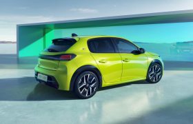
									Peugeot e-208 full								