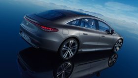 
									Mercedes EQS full								