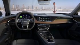 
									Audi e-tron GT full								