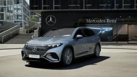 
									Mercedes EQS SUV full								