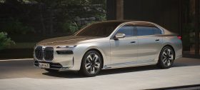 
									BMW i7 full								