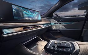 
									BMW i7 full								