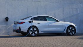 
									BMW i4 full								