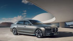 
									BMW i7 full								