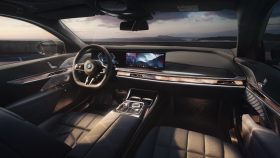 
									BMW i7 M70 full								