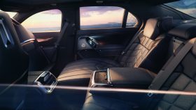 
									BMW i7 M70 full								