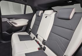 
									BMW iX2 full								