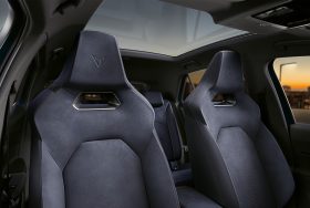 
									Cupra Born full								