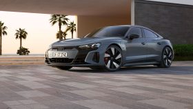 
									Audi e-tron GT full								