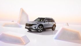 
									Mercedes EQB full								
