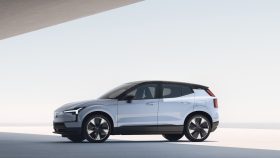 
									Volvo EX30 full								