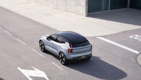 
									Volvo EX30 full								