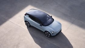 
									Volvo EX30 full								