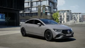 
									Mercedes EQE full								