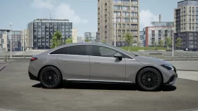 
									Mercedes EQE full								
