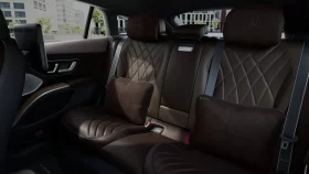 
									Mercedes EQS full								