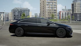 
									Mercedes EQS full								