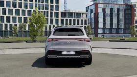 
									Mercedes EQE SUV full								