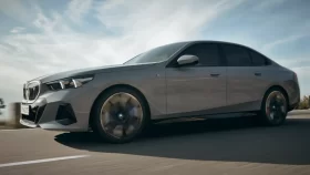 
									BMW i5 full								