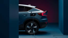 
									Volvo C40 Recharge full								