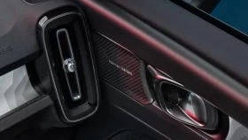 
									Volvo C40 Recharge full								