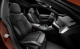 
									BMW i4 full								
