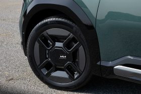 
									Kia EV9 full								