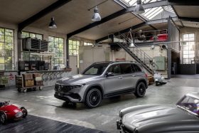
									Mercedes EQB full								