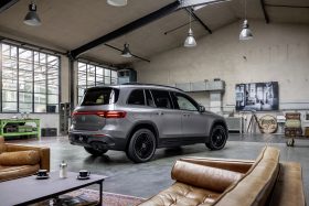 
									Mercedes EQB full								