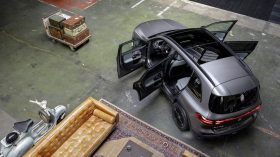
									Mercedes EQB full								