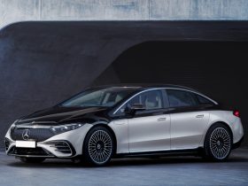 
									Mercedes EQS full								