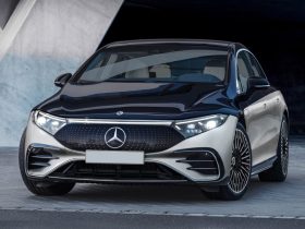 
									Mercedes EQS full								