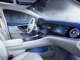 
									Mercedes EQS full								