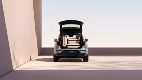 
									Volvo EX90 full								