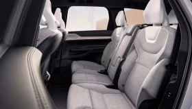 
									Volvo EX90 full								