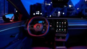 
									Renault Megane E-Tech full								